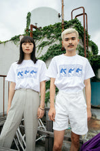 画像をギャラリービューアに読み込む, Alone Time T-Shirt